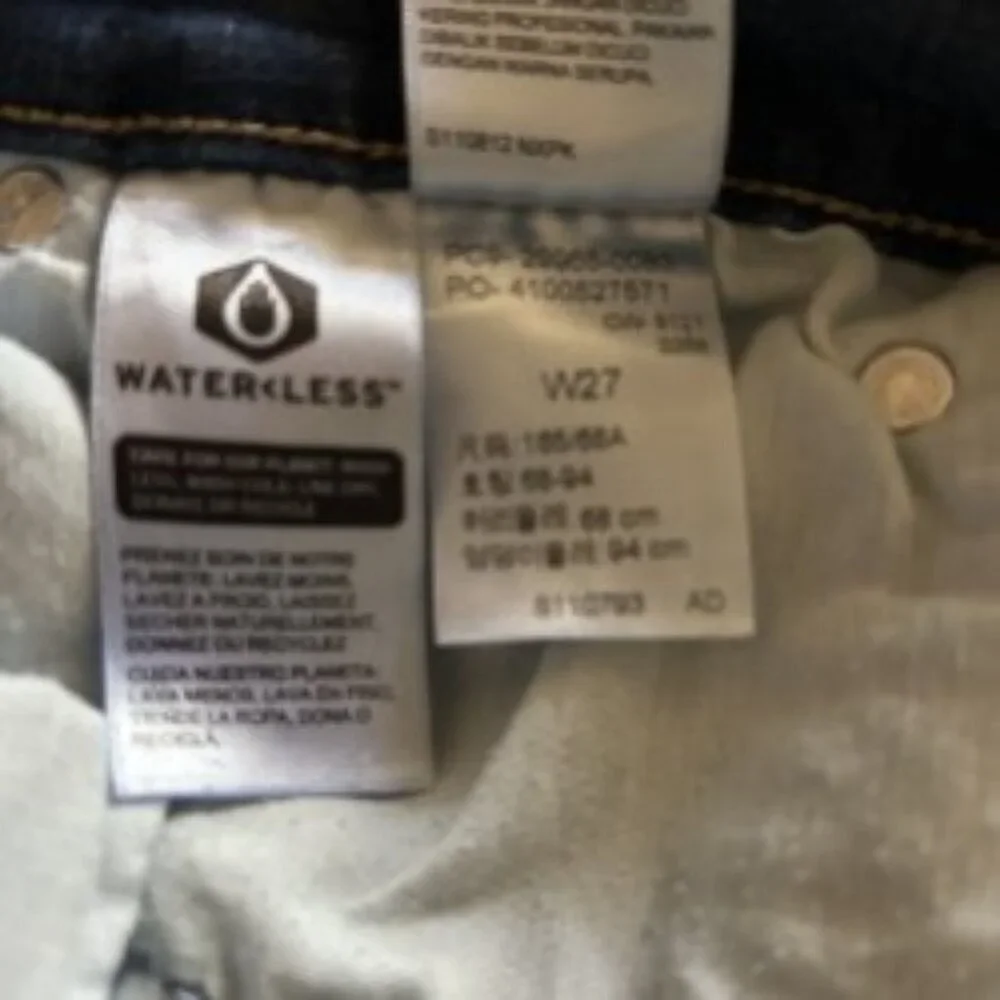 Levi's Mid Length Jean Shorts 27